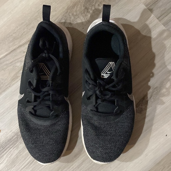 Women’s Nike flex shoes size 8 - Picture 2 of 6